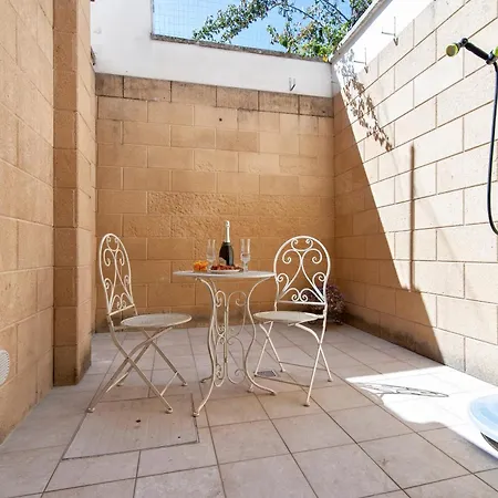 Domus Aviae - No Ztl *