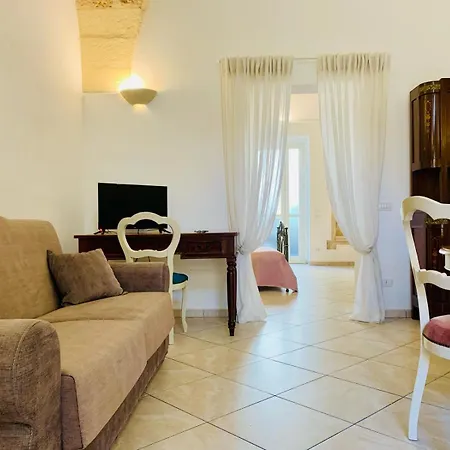 Holiday home Domus Aviae - No Ztl