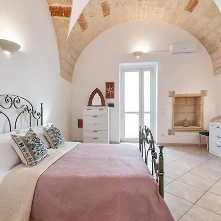 Holiday home Domus Aviae - No Ztl